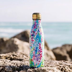 NWT Lilly Pulitzer x S’well(Swell) stainless steel bottle in Catch the Wave 17oz